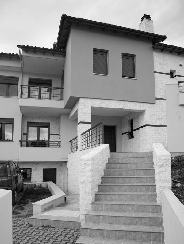 Μονοκατοικία στα Πεύκα Θεσσαλονίκης (2005)<br>(ανάδοχος ΑΝΑΔΟΜΗ ΑΕ)